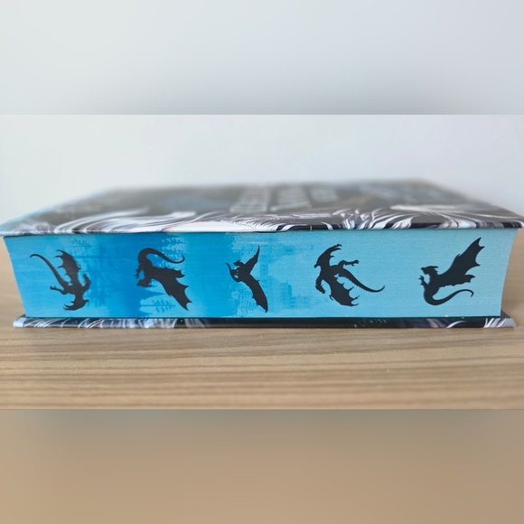 Waterstones Exclusive Edition of When the Moon Hatched by Sarah A. Parker - Picture 7 of 7